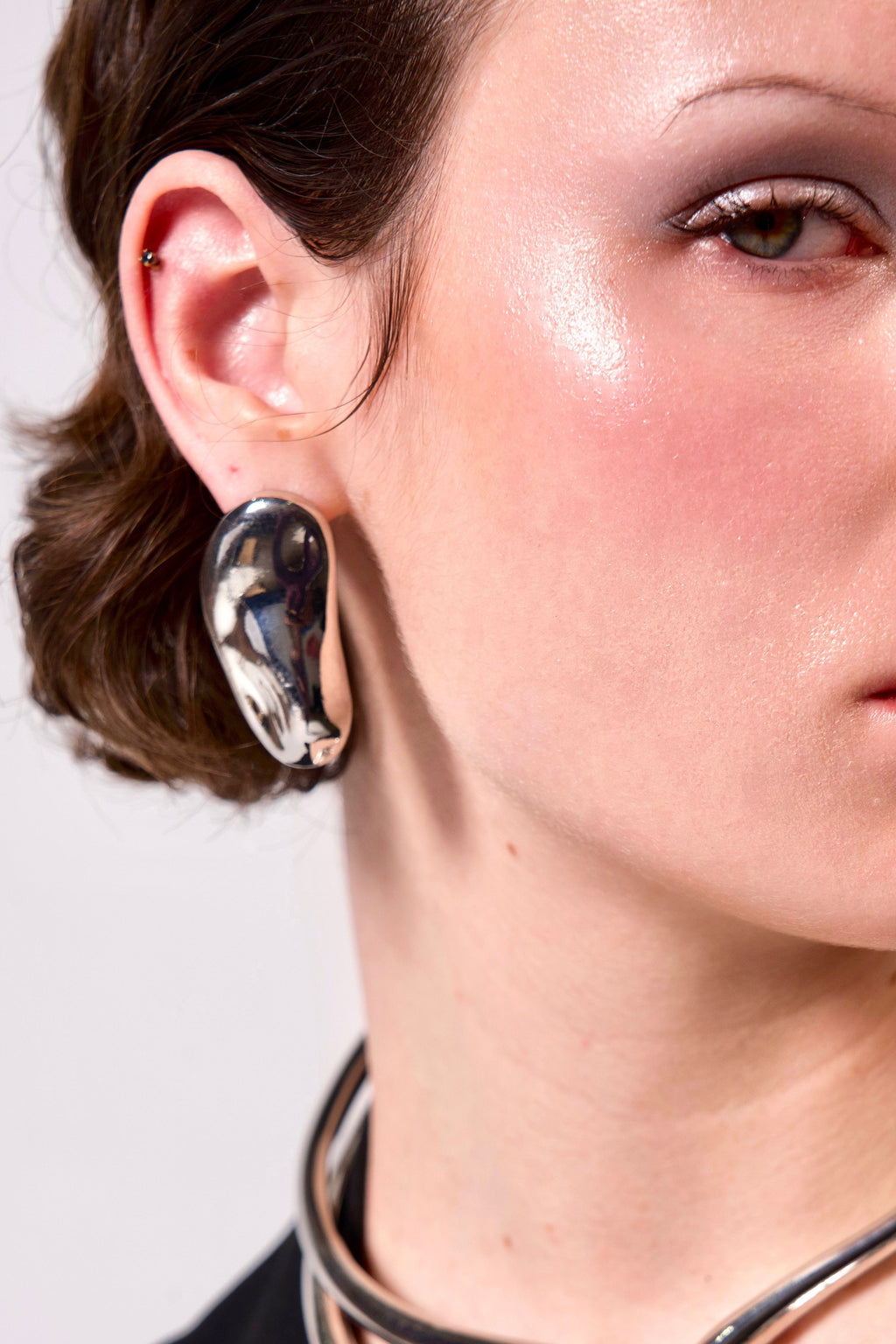 Sleek Shape Round Earrings