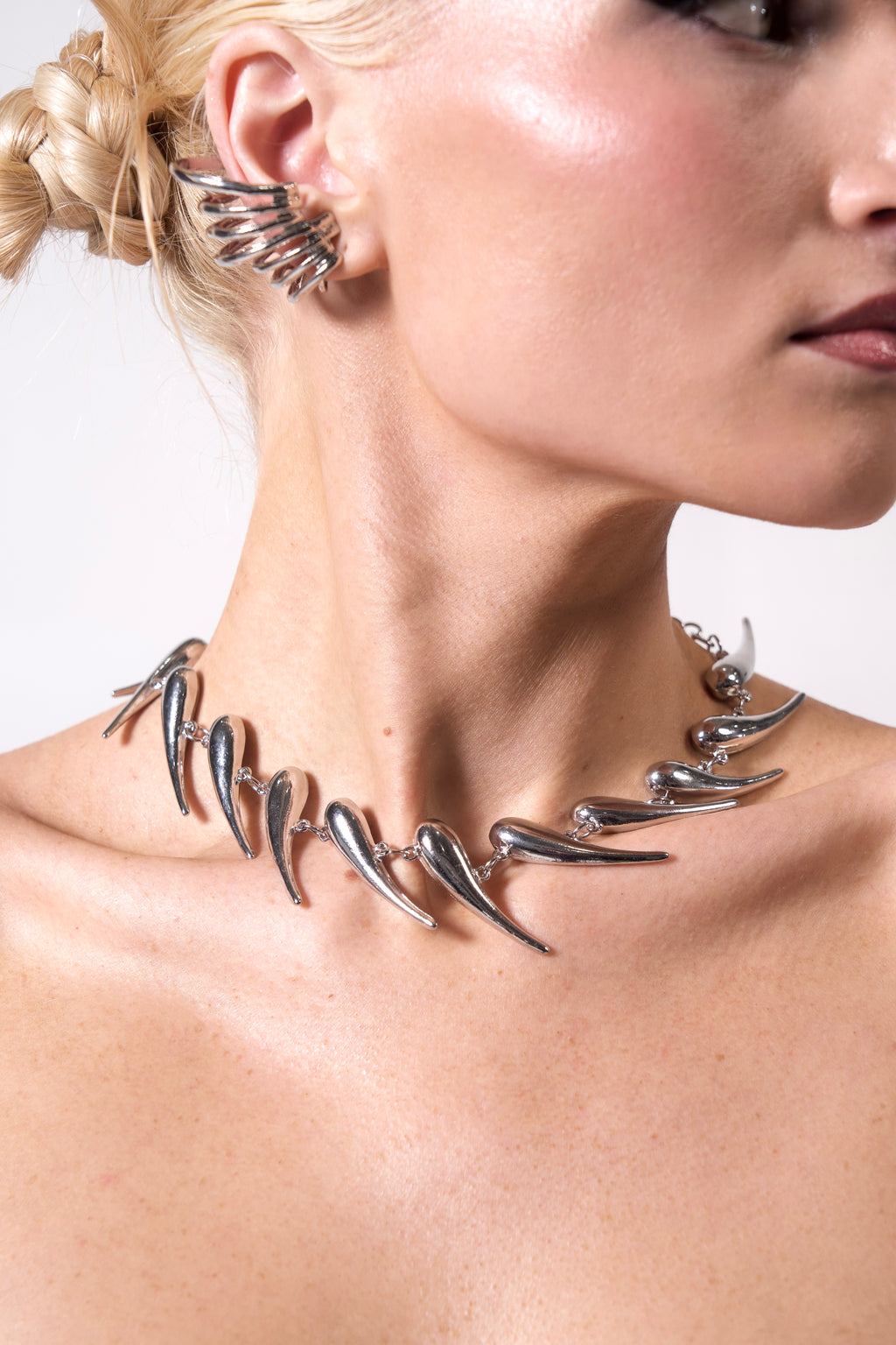 Crescent moon metallic necklace