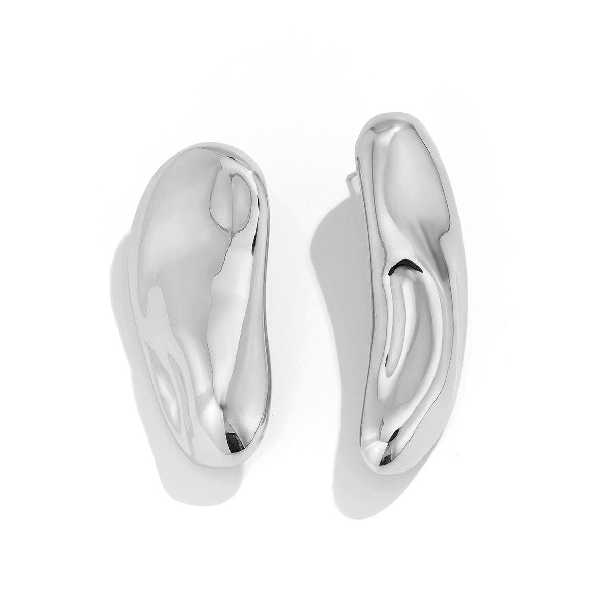 Sleek Shape Round Earrings